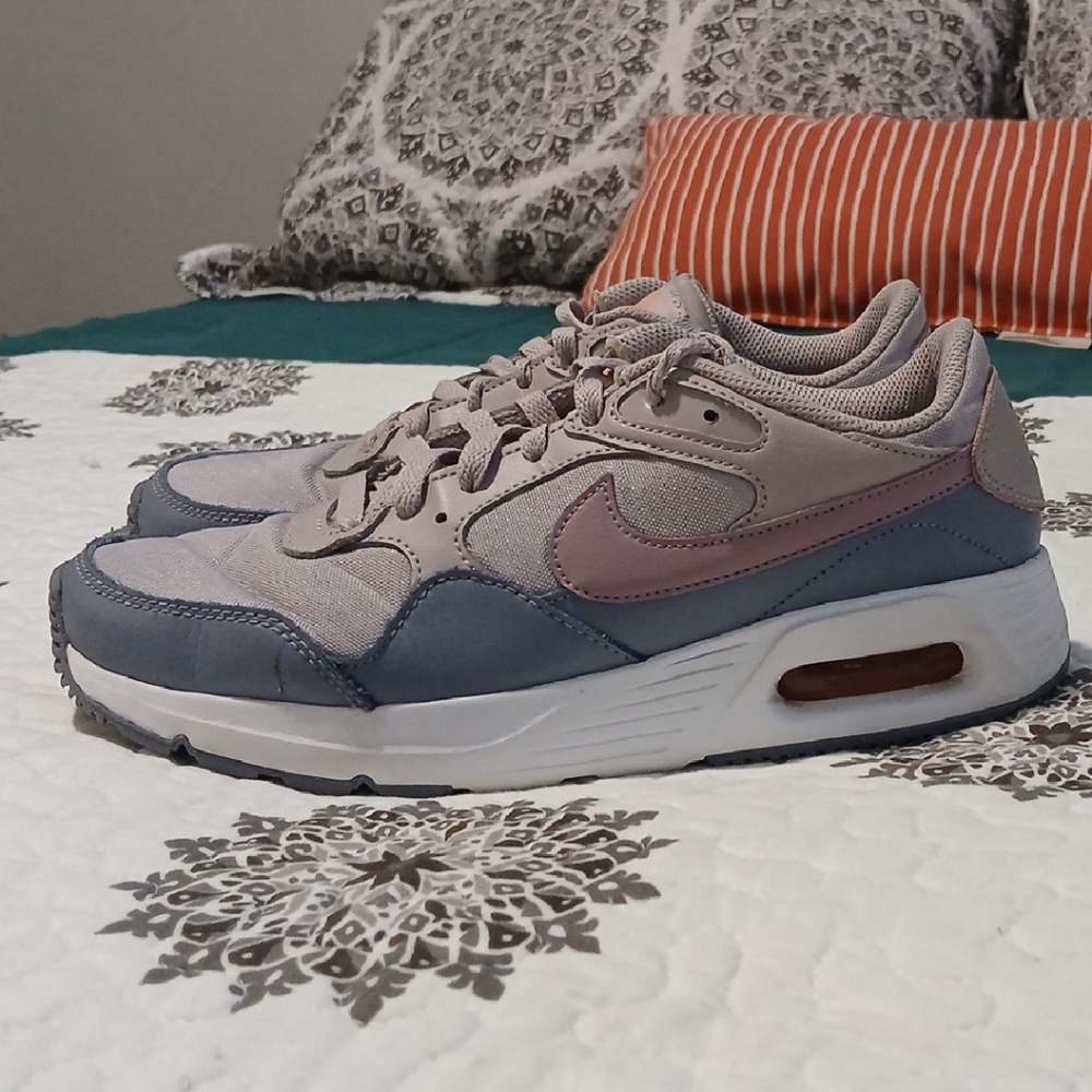 Nike Women's Air Max Lavender and Gray Sneakers